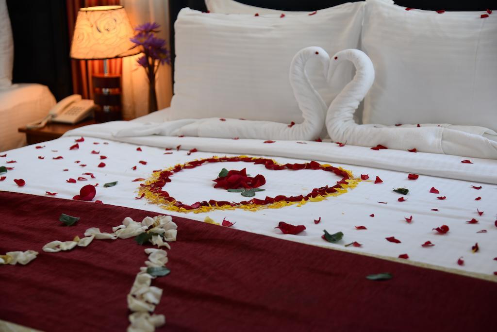 Lazaani Hotel Colombo Buitenkant foto
