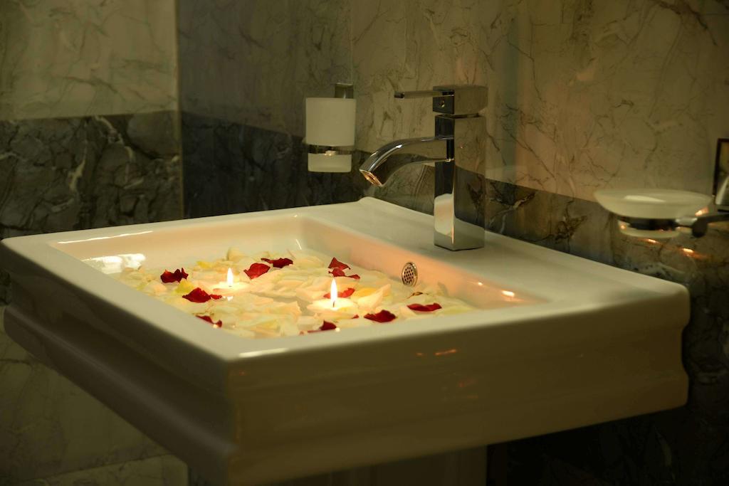 Lazaani Hotel Colombo Buitenkant foto