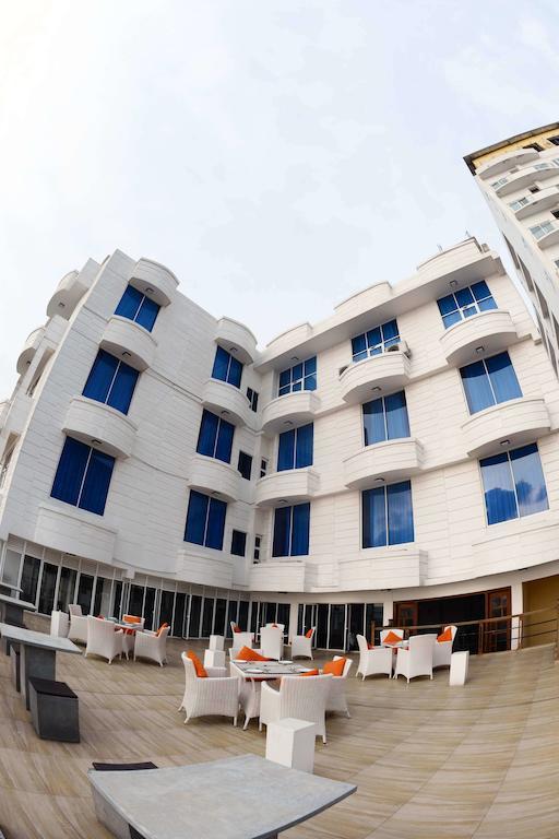 Lazaani Hotel Colombo Buitenkant foto