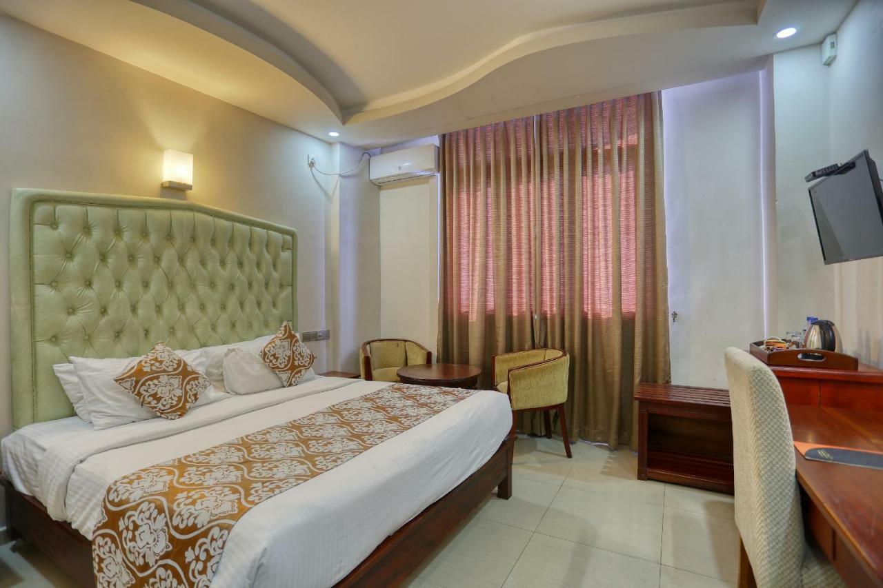 Lazaani Hotel Colombo Buitenkant foto