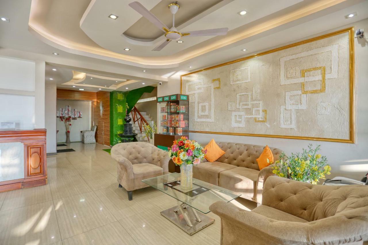 Lazaani Hotel Colombo Buitenkant foto